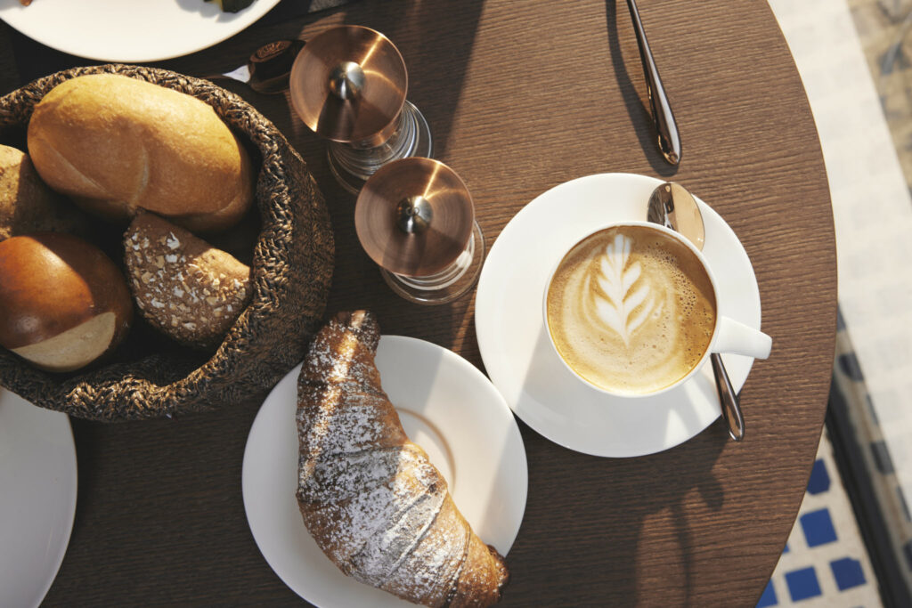 Das Bild Zeigt frisches Brot, ein